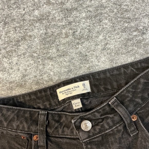 Abercrombie & Fitch the 90s Relaxed Jean High Rise in Black Size 28 - Picture 2 of 3